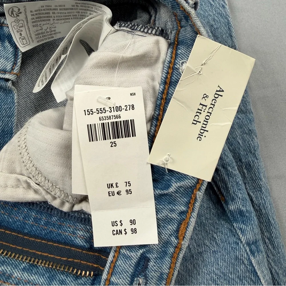 Abercrombie The Straight Mid Rise Jeans Size 25 NWT - Picture 4 of 5